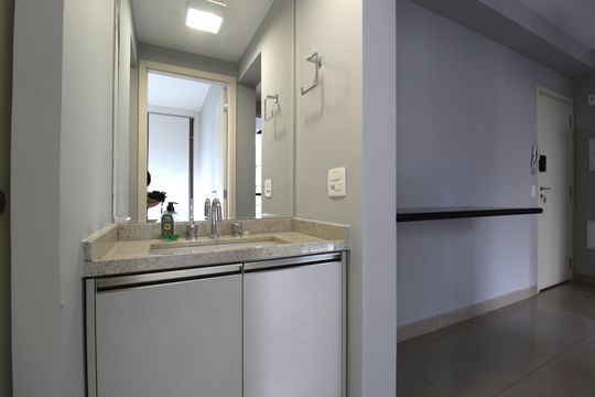 Banheiro da Suíte de apartamento para alugar com 1 quarto, 35m² em Vila Olímpia, São Paulo
