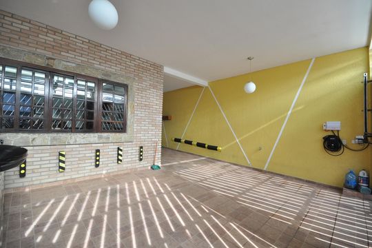 Garagem de casa para alugar com 5 quartos, 420m² em Vila Mazzei, São Paulo