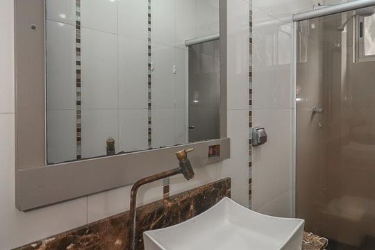 Banheiro de apartamento para alugar com 3 quartos, 104m² em Auxiliadora, Porto Alegre