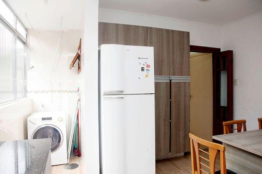 Área de serviço de apartamento para alugar com 3 quartos, 104m² em Auxiliadora, Porto Alegre
