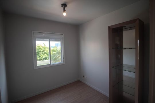 Quarto de apartamento à venda com 3 quartos, 64m² em Azenha, Porto Alegre
