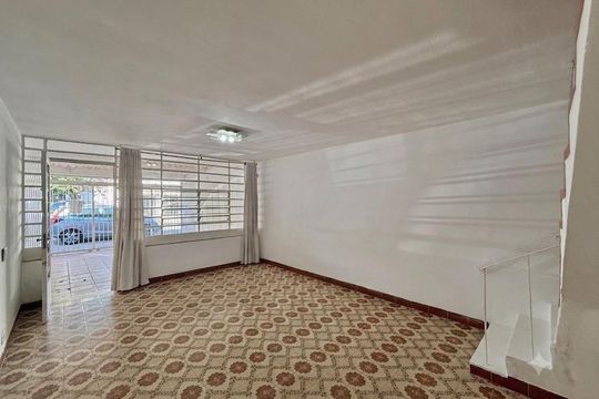 Sala de casa à venda com 2 quartos, 100m² em Vila Cordeiro, São Paulo