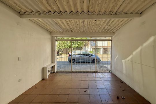 Garagem  de casa à venda com 2 quartos, 100m² em Vila Cordeiro, São Paulo