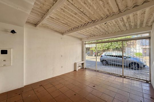 Garagem  de casa à venda com 2 quartos, 100m² em Vila Cordeiro, São Paulo