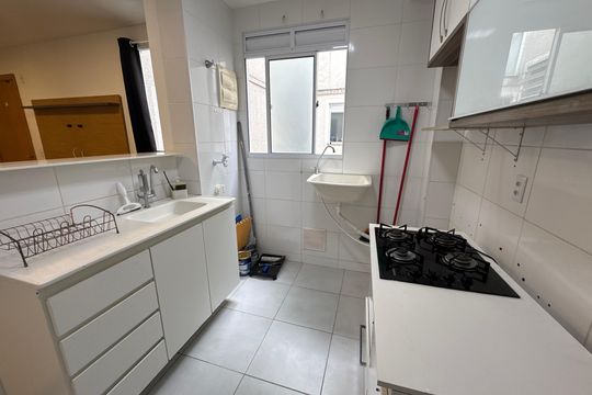 Cozinha de apartamento para alugar com 2 quartos, 40m² em Jardim Caiapiá, Cotia