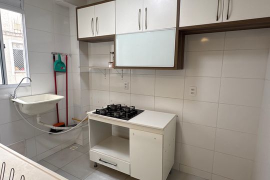 Banheiro de apartamento para alugar com 2 quartos, 40m² em Jardim Caiapiá, Cotia