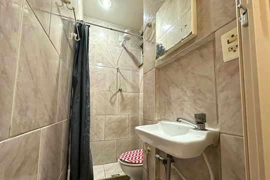 Banheiro Social de apartamento à venda com 1 quarto, 30m² em Copacabana, Rio de Janeiro