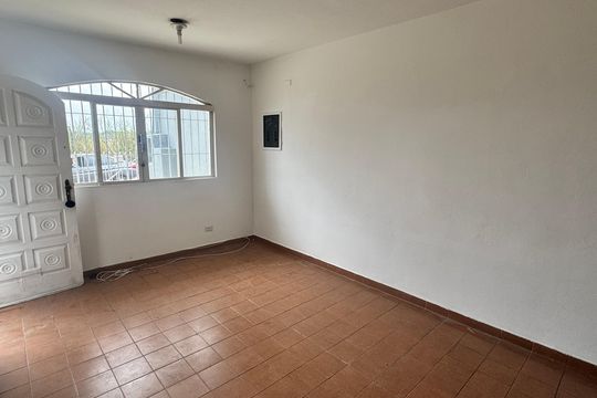 Casa para alugar com 3 quartos, 125m² em Jardim Eliane, Cotia