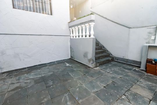 Garagem de casa para alugar com 3 quartos, 120m² em Jardim Bom Tempo, Taboão da Serra