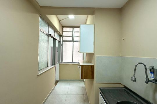 Cozinha de apartamento para alugar com 2 quartos, 70m² em Botafogo, Rio de Janeiro