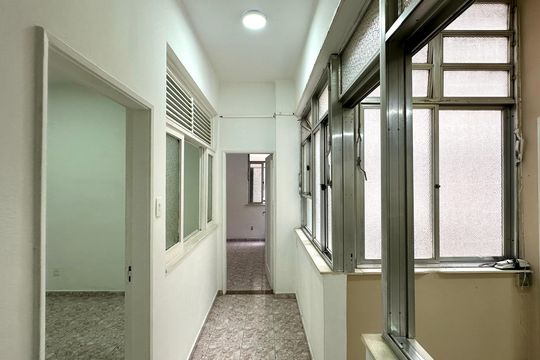 Corredor de apartamento para alugar com 2 quartos, 70m² em Botafogo, Rio de Janeiro