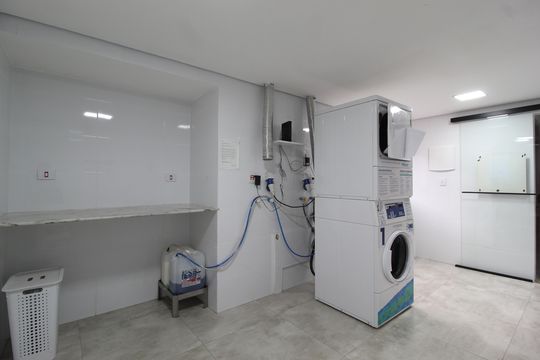 Área Comum - Lavanderia de apartamento para alugar com 1 quarto, 48m² em Jardim Paulistano, São Paulo