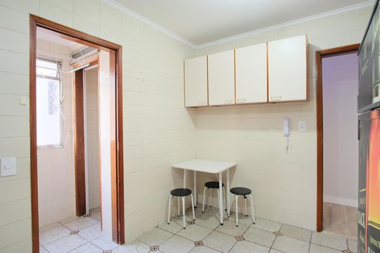 Cozinha de apartamento à venda com 2 quartos, 74m² em Vila Antonina, São Paulo