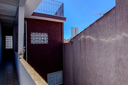 Área externa de casa à venda com 4 quartos, 154m² em Vila Invernada, São Paulo