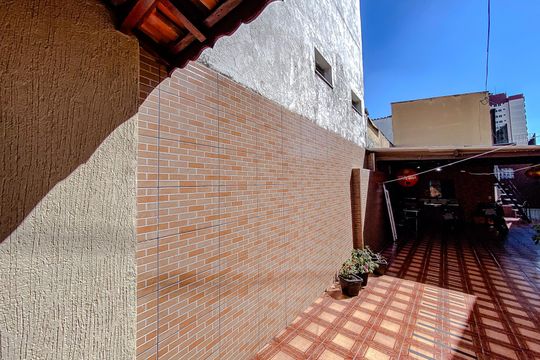 Área externa de casa à venda com 4 quartos, 154m² em Vila Invernada, São Paulo