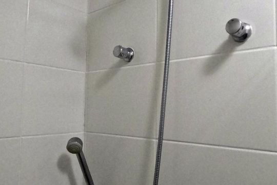 Banheiro da Suíte de apartamento para alugar com 2 quartos, 94m² em Ponta da Praia, Santos