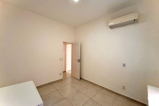 Quarto de apartamento à venda com 2 quartos, 89m² em Laranjeiras, Rio de Janeiro