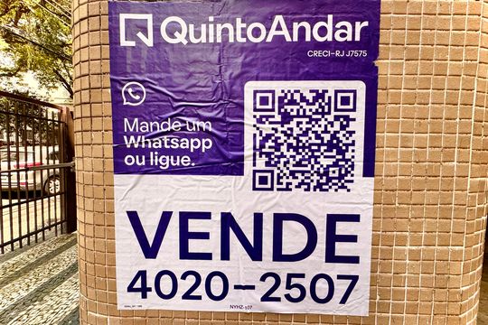 Placa de apartamento à venda com 2 quartos, 89m² em Laranjeiras, Rio de Janeiro