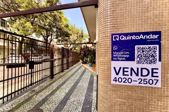 Placa de apartamento à venda com 2 quartos, 89m² em Laranjeiras, Rio de Janeiro