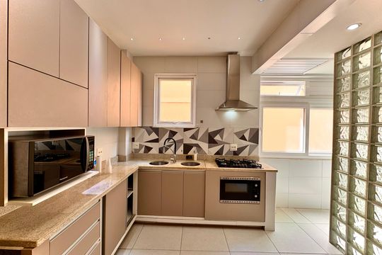Cozinha de apartamento à venda com 2 quartos, 89m² em Laranjeiras, Rio de Janeiro