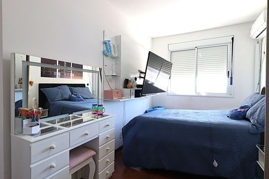 Suíte de apartamento à venda com 2 quartos, 51m² em São Sebastião, Porto Alegre