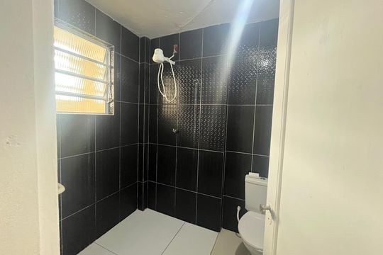 Banheiro de apartamento à venda com 1 quarto, 29m² em Liberdade, São Paulo
