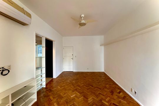 Sala de apartamento para alugar com 2 quartos, 80m² em Botafogo, Rio de Janeiro