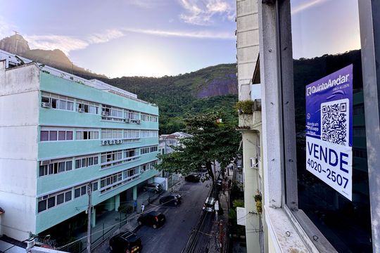 Placa de apartamento à venda com 2 quartos, 80m² em Botafogo, Rio de Janeiro