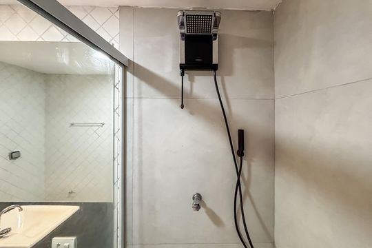 Banheiro social de apartamento para alugar com 3 quartos, 106m² em Pinheiros, São Paulo