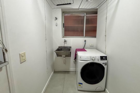 Área de serviço de apartamento para alugar com 3 quartos, 106m² em Pinheiros, São Paulo