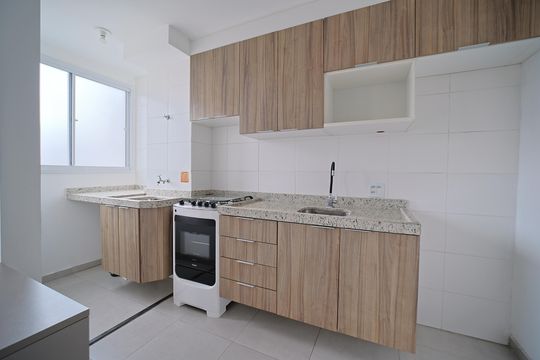 Cozinha de apartamento para alugar com 2 quartos, 38m² em Vila Nhocune, São Paulo