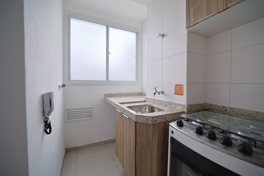 Área de serviço de apartamento para alugar com 2 quartos, 38m² em Vila Nhocune, São Paulo