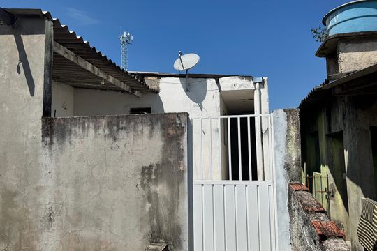 Área externa de casa para alugar com 1 quarto, 70m² em Quinta dos Angicos, Cotia