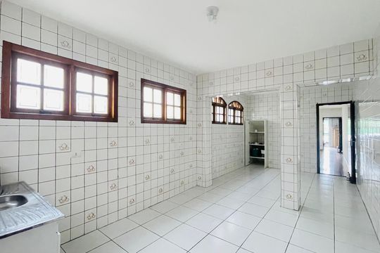 Cozinha de casa para alugar com 4 quartos, 122m² em Jardim Ester, São Paulo