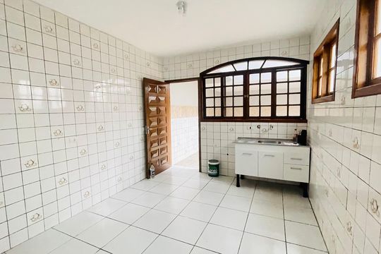 Cozinha de casa para alugar com 4 quartos, 122m² em Jardim Ester, São Paulo