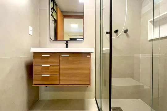 Banheiro da Suíte de apartamento para alugar com 1 quarto, 53m² em Pinheiros, São Paulo
