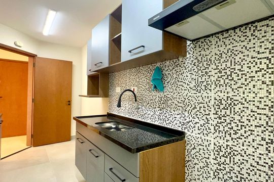 Cozinha de apartamento para alugar com 1 quarto, 53m² em Pinheiros, São Paulo