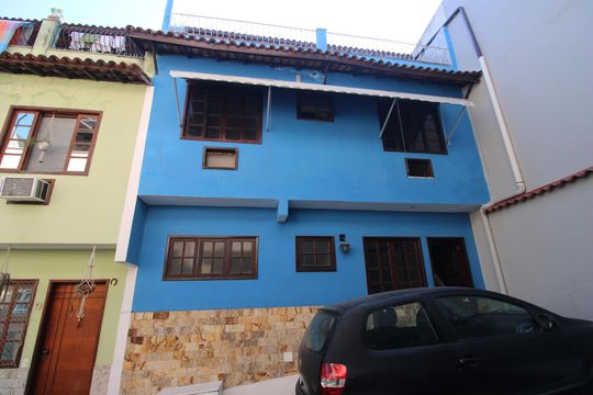 Fachada de casa de condomínio à venda com 2 quartos, 110m² em Tanque, Rio de Janeiro