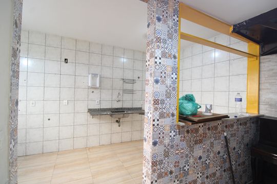 Cozinha de casa de condomínio à venda com 2 quartos, 110m² em Tanque, Rio de Janeiro