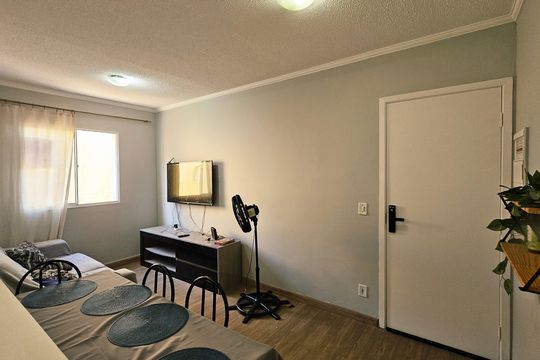 Sala de apartamento à venda com 2 quartos, 56m² em Loteamento Parque Industrial, Jundiaí
