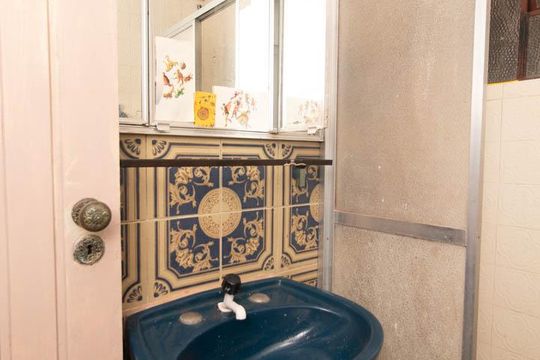 Banheiro de casa para alugar com 2 quartos, 80m² em Santo Antônio, Porto Alegre