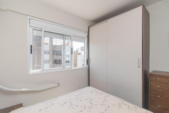 Quarto de apartamento para alugar com 1 quarto, 45m² em Cavalhada, Porto Alegre