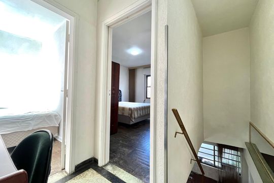 Corredor de casa à venda com 3 quartos, 140m² em Planalto Paulista, São Paulo