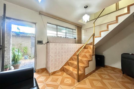 Casa à venda com 3 quartos, 140m² em Planalto Paulista, São Paulo