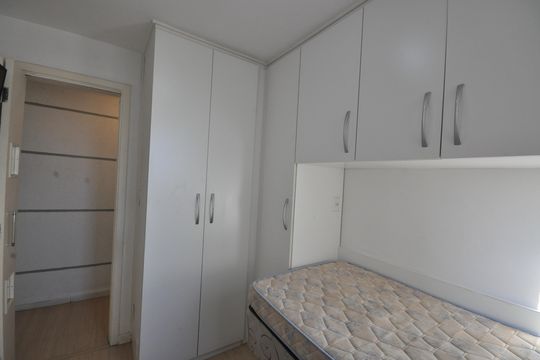 Quarto 2 de apartamento para alugar com 2 quartos, 50m² em Parque Novo Mundo, São Paulo