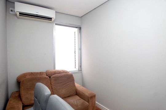 Sala de apartamento à venda com 2 quartos, 45m² em Menino Deus, Porto Alegre