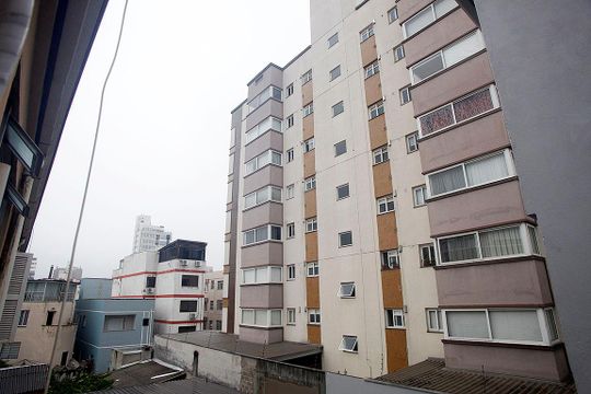 Vista da Sala de apartamento à venda com 2 quartos, 45m² em Menino Deus, Porto Alegre