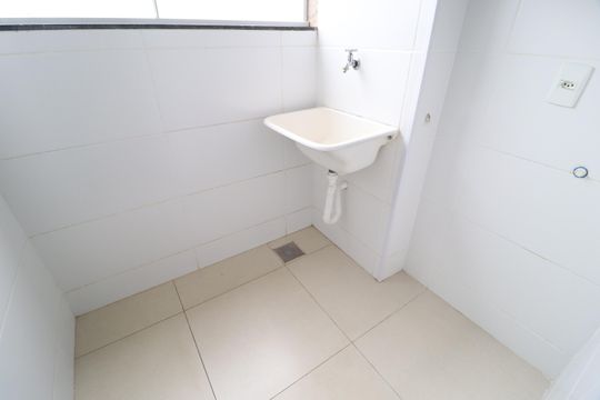 Área de Serviço de apartamento para alugar com 2 quartos, 60m² em Presidente Roosevelt, Uberlândia