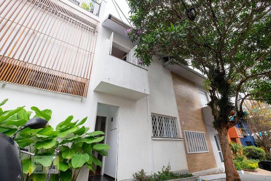Fachada de casa de condomínio para alugar com 2 quartos, 110m² em Paraíso, São Paulo