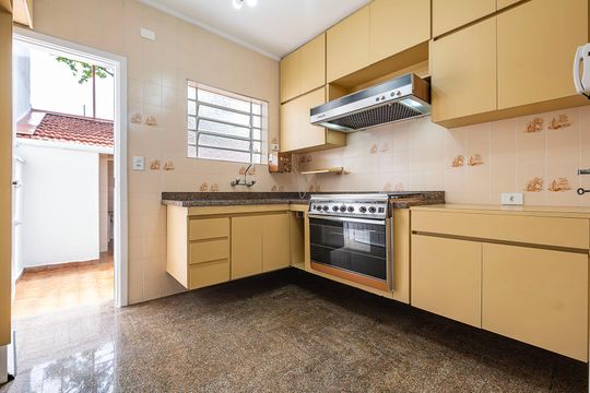 Cozinha de casa de condomínio para alugar com 2 quartos, 110m² em Paraíso, São Paulo